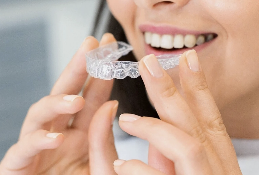 Is-Invisalign-Better-Than-Traditional-Braces-3